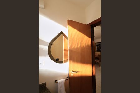 Apartamento à venda com 350m², 4 quartos e 2 vagas Apartamento à venda com 350m², 4 quartos e 2 vagasLavabo