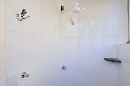 Apartamento à venda com 350m², 4 quartos e 2 vagas Apartamento à venda com 350m², 4 quartos e 2 vagasBanheiro da Suíte 1