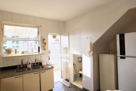 Apartamento à venda com 350m², 4 quartos e 2 vagas Apartamento à venda com 350m², 4 quartos e 2 vagasCozinha