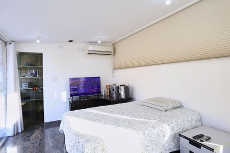 Apartamento à venda com 350m², 4 quartos e 2 vagas Apartamento à venda com 350m², 4 quartos e 2 vagasSuíte 1