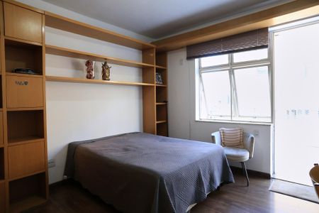 Apartamento à venda com 350m², 4 quartos e 2 vagas Apartamento à venda com 350m², 4 quartos e 2 vagasQuarto