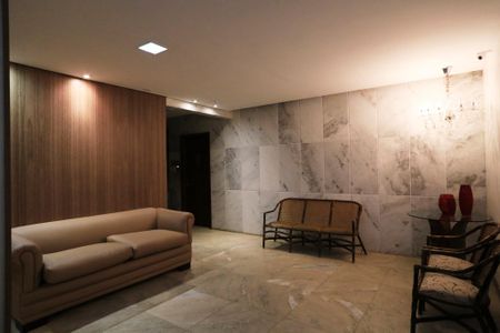 Apartamento à venda com 350m², 4 quartos e 2 vagas Apartamento à venda com 350m², 4 quartos e 2 vagasHall