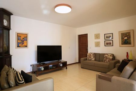 Apartamento à venda com 350m², 4 quartos e 2 vagas Apartamento à venda com 350m², 4 quartos e 2 vagasSala