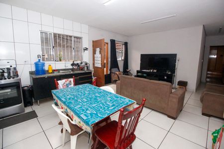 Casa à venda com 100m², 2 quartos e 3 vagasSala/Cozinha