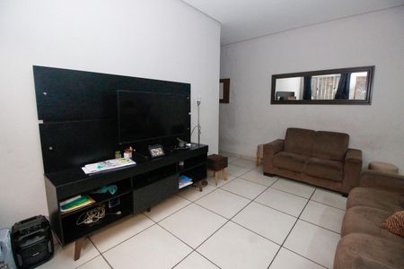 Casa à venda com 100m², 2 quartos e 3 vagasSala/Cozinha