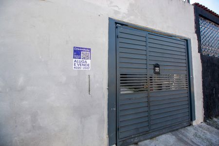 Casa à venda com 100m², 2 quartos e 3 vagas Casa à venda com 100m², 2 quartos e 3 vagasFachada