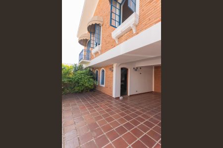 Casa à venda com 250m², 3 quartos e 3 vagasFachada