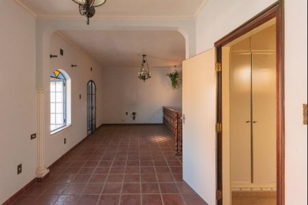 Casa à venda com 250m², 3 quartos e 3 vagasSala