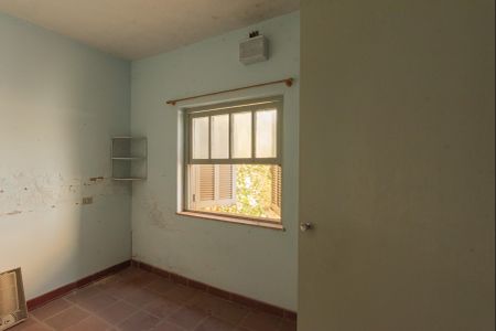 Casa à venda com 250m², 3 quartos e 3 vagasCasa 2- Quarto