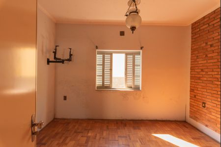 Casa à venda com 250m², 3 quartos e 3 vagasSuíte