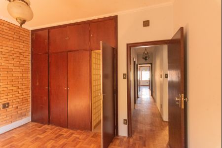 Casa à venda com 250m², 3 quartos e 3 vagasSuíte