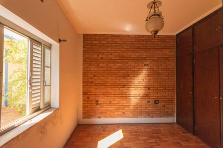 Casa à venda com 250m², 3 quartos e 3 vagasSuíte