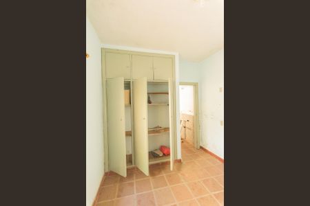 Casa à venda com 250m², 3 quartos e 3 vagasCasa 2- Quarto