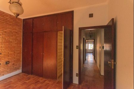 Casa à venda com 250m², 3 quartos e 3 vagasSuíte