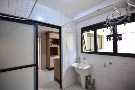 Apartamento para alugar com 198m², 3 quartos e 3 vagas Apartamento para alugar com 198m², 3 quartos e 3 vagasÁrea de Serviço