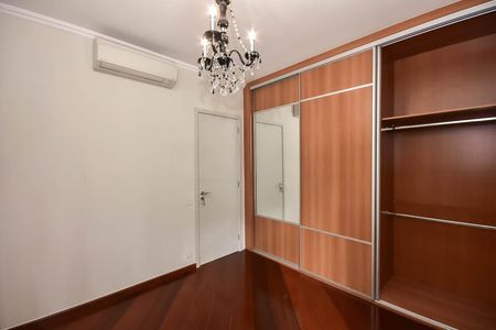 Apartamento para alugar com 198m², 3 quartos e 3 vagas Apartamento para alugar com 198m², 3 quartos e 3 vagasSuíte 2