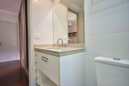 Apartamento para alugar com 198m², 3 quartos e 3 vagas Apartamento para alugar com 198m², 3 quartos e 3 vagasBanheiro Suíte 2