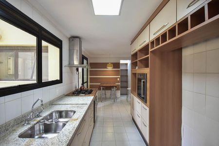 Apartamento para alugar com 198m², 3 quartos e 3 vagas Apartamento para alugar com 198m², 3 quartos e 3 vagasCozinha