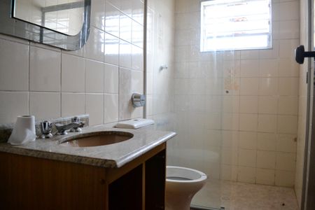 Casa à venda com 125m², 3 quartos e 2 vagas Casa à venda com 125m², 3 quartos e 2 vagasBanheiro da suíte