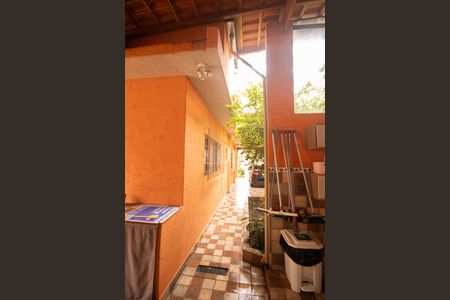 Casa à venda com 240m², 2 quartos e 4 vagas Casa à venda com 240m², 2 quartos e 4 vagasÁrea de Serviço