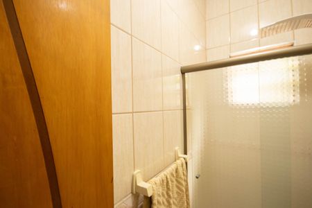 Casa à venda com 240m², 2 quartos e 4 vagas Casa à venda com 240m², 2 quartos e 4 vagasBanheiro Social