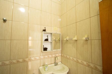 Casa à venda com 240m², 2 quartos e 4 vagas Casa à venda com 240m², 2 quartos e 4 vagasBanheiro da Suíte 2