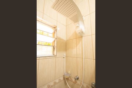 Casa à venda com 240m², 2 quartos e 4 vagas Casa à venda com 240m², 2 quartos e 4 vagasBanheiro Social