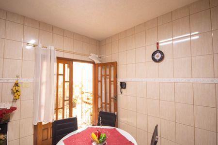 Casa à venda com 240m², 2 quartos e 4 vagas Casa à venda com 240m², 2 quartos e 4 vagasCozinha