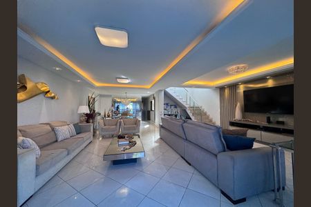 Apartamento à venda com 645m², 4 quartos e 3 vagasSala