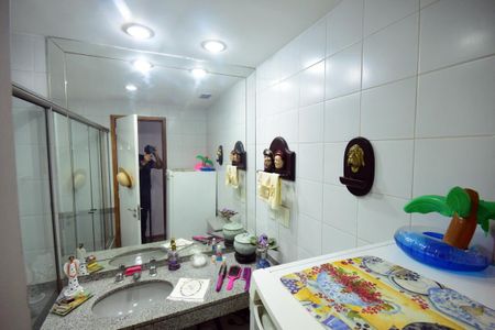 Apartamento à venda com 204m², 2 quartos e 3 vagas2° Andar - Banheiro