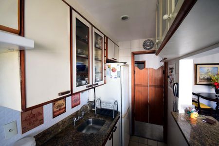 Apartamento à venda com 204m², 2 quartos e 3 vagasCozinha