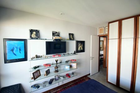 Apartamento à venda com 204m², 2 quartos e 3 vagasSuíte