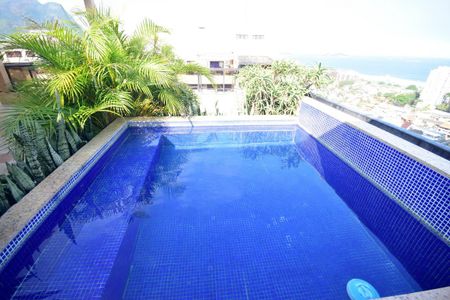 Apartamento à venda com 204m², 2 quartos e 3 vagasPiscina