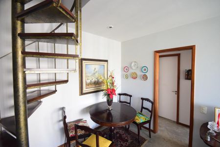 Apartamento à venda com 204m², 2 quartos e 3 vagasSala