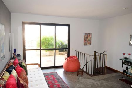 Apartamento à venda com 204m², 2 quartos e 3 vagas2° Andar - Sala