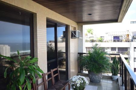 Apartamento à venda com 204m², 2 quartos e 3 vagasVaranda da Sala