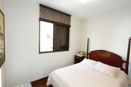 Apartamento à venda com 144m², 4 quartos e 3 vagasQuarto 1