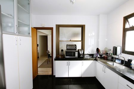 Apartamento à venda com 144m², 4 quartos e 3 vagasCozinha