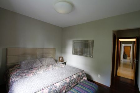 Apartamento à venda com 144m², 4 quartos e 3 vagasQuarto 4 - Suíte