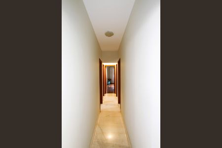 Apartamento à venda com 144m², 4 quartos e 3 vagasCorredor