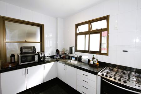 Apartamento à venda com 144m², 4 quartos e 3 vagasCozinha