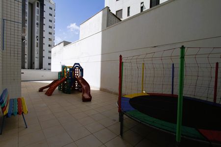 Apartamento à venda com 144m², 4 quartos e 3 vagasÁrea comum - Playground