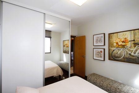 Apartamento à venda com 144m², 4 quartos e 3 vagasQuarto 1