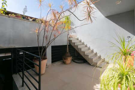 Casa à venda com 350m², 3 quartos e 4 vagas Casa à venda com 350m², 3 quartos e 4 vagasQuintal