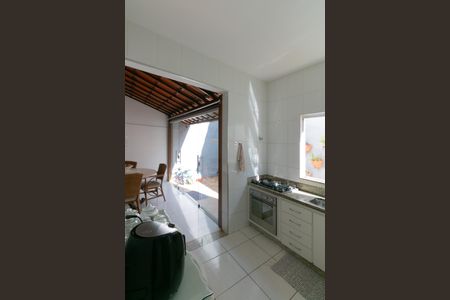 Casa à venda com 350m², 3 quartos e 4 vagas Casa à venda com 350m², 3 quartos e 4 vagasCozinha