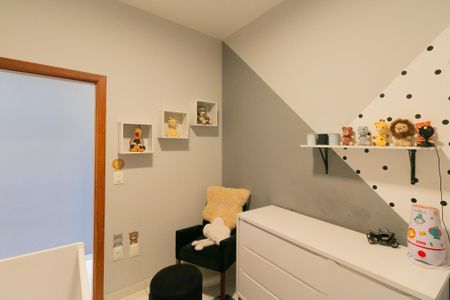 Casa à venda com 350m², 3 quartos e 4 vagas Casa à venda com 350m², 3 quartos e 4 vagasQuarto 2