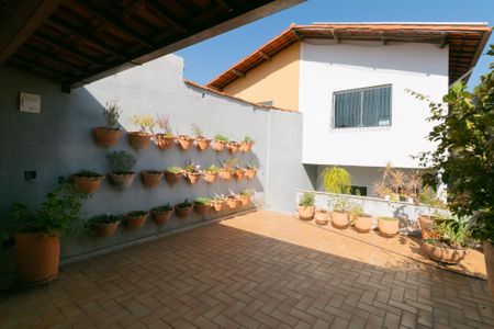 Casa à venda com 350m², 3 quartos e 4 vagas Casa à venda com 350m², 3 quartos e 4 vagasÁrea Gourmet