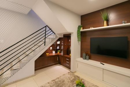 Casa à venda com 350m², 3 quartos e 4 vagas Casa à venda com 350m², 3 quartos e 4 vagasSala