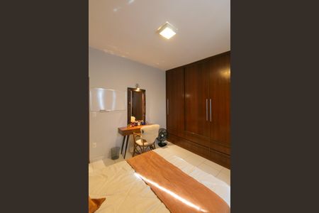 Casa à venda com 350m², 3 quartos e 4 vagas Casa à venda com 350m², 3 quartos e 4 vagasQuarto 1