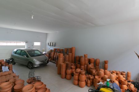 Casa à venda com 350m², 3 quartos e 4 vagas Casa à venda com 350m², 3 quartos e 4 vagasQuintal